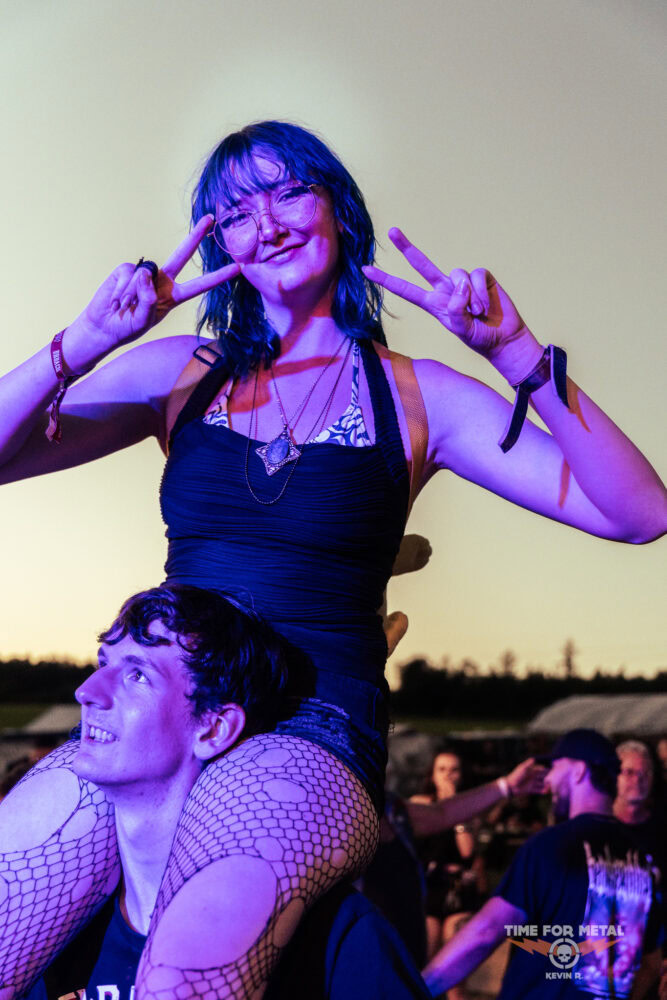 Konzertfoto von Never Back Down - Field Invasion 2026