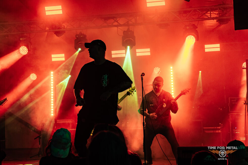 Konzertfoto von Never Back Down - Field Invasion 2026