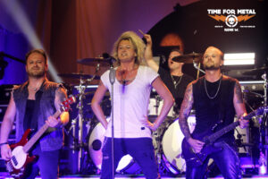Kissin' Dynamite live beim Metal Festival in Hamburg 2026.