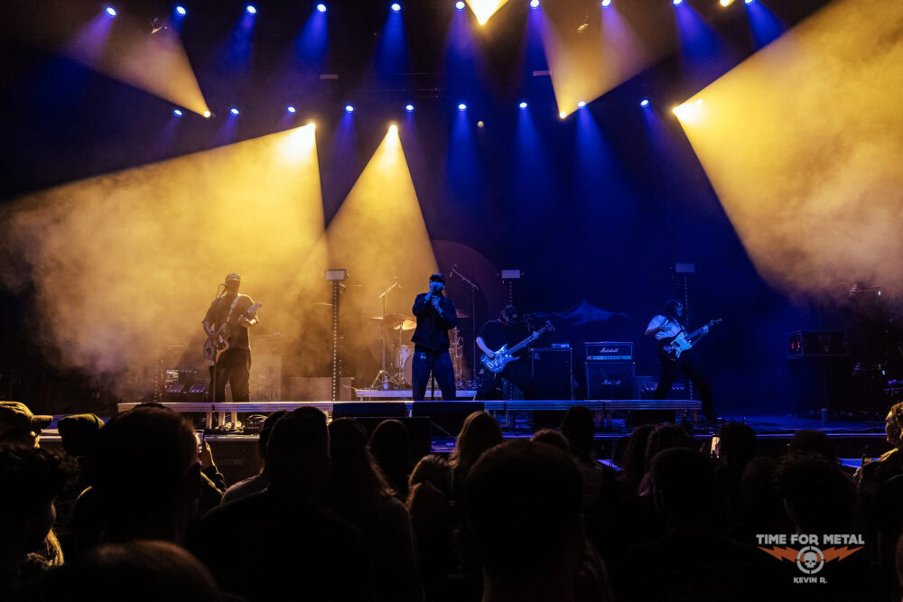 Konzertfoto von Oversize - Europe / UK Flowers Tour 2026