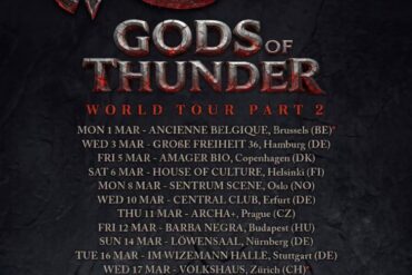 Saxon God of Thunder Tour 2027 Promo mit Bandlogo.